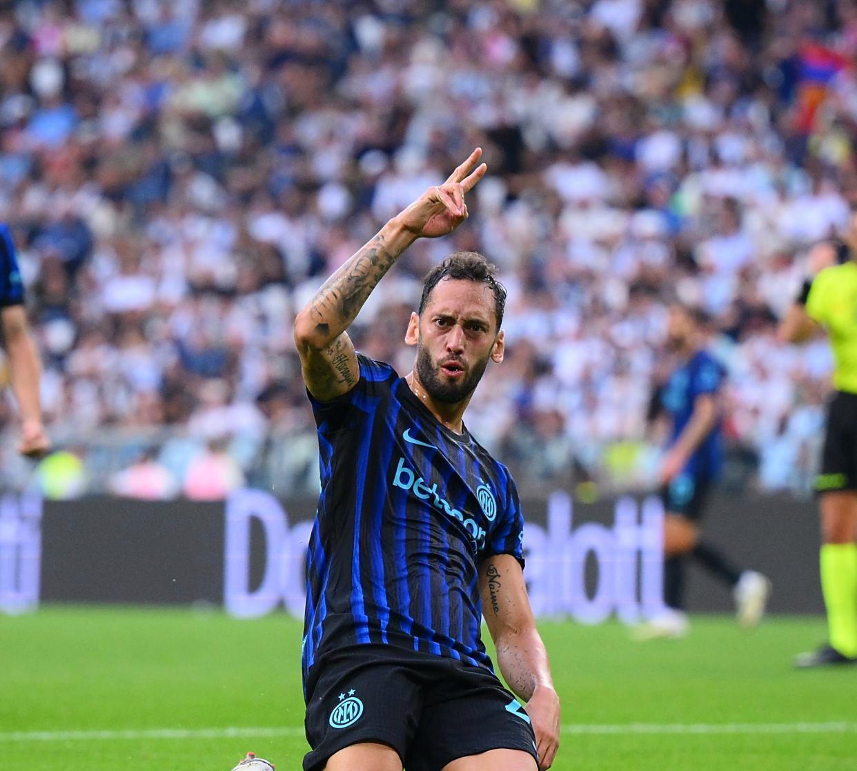 包含离谱！赛后尤文图斯备战西甲西汉姆更衣室发声，AC米兰今晚调整名单的词条