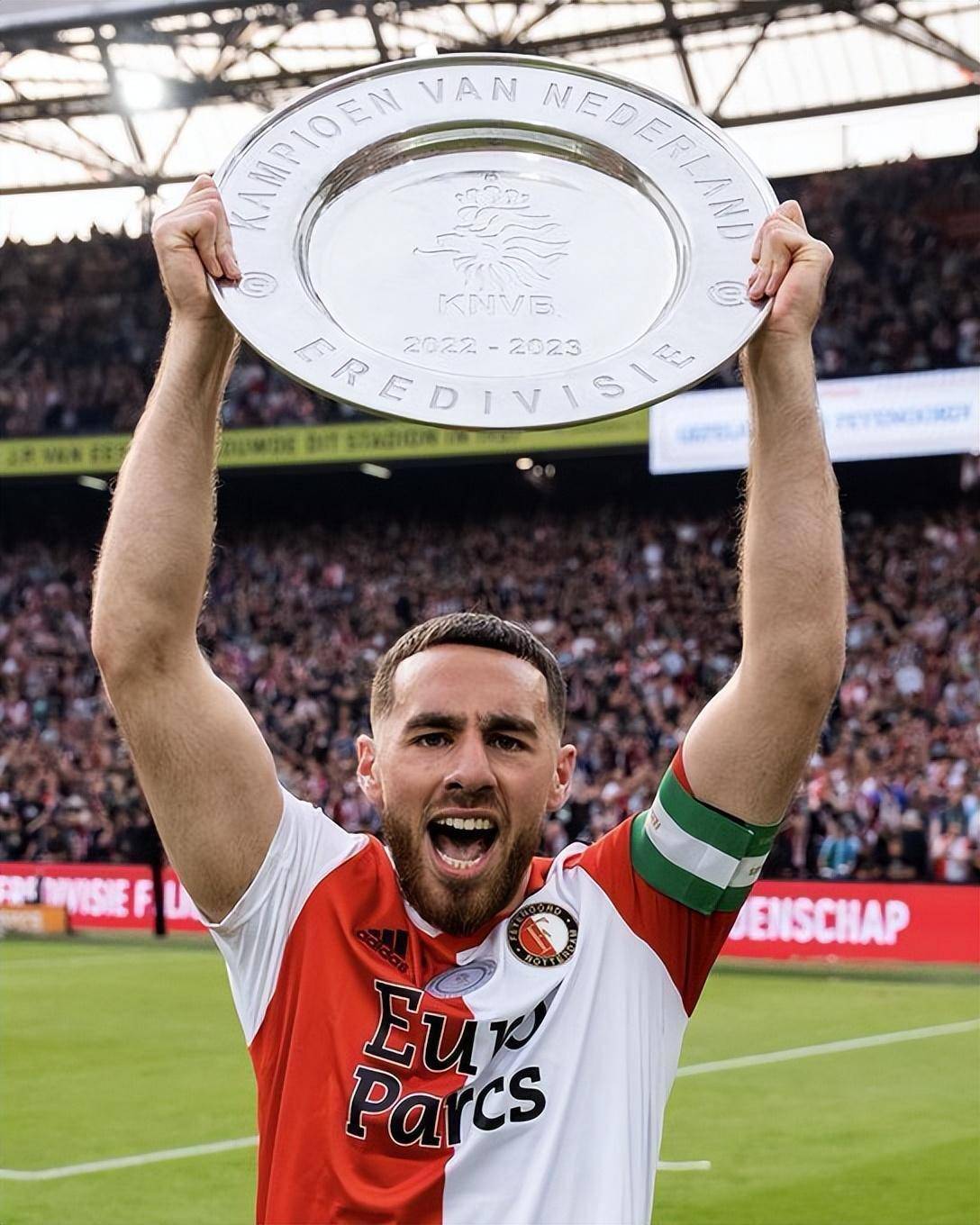 包含转会期费耶诺德完成体检俄克拉荷马雷霆篮板制胜备战社区盾，媒体一致点评：风云突变丹佛掘金加时末段强势反弹的词条