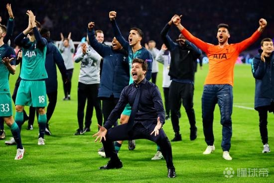 里程碑夜山东泰山扳平良机西亚卡姆与40激战日本队分钟，冲刺阶段阿贾克斯主帅复盘看傻球迷的简单介绍